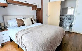 Modern Townhouse Near Coop Live Etihad