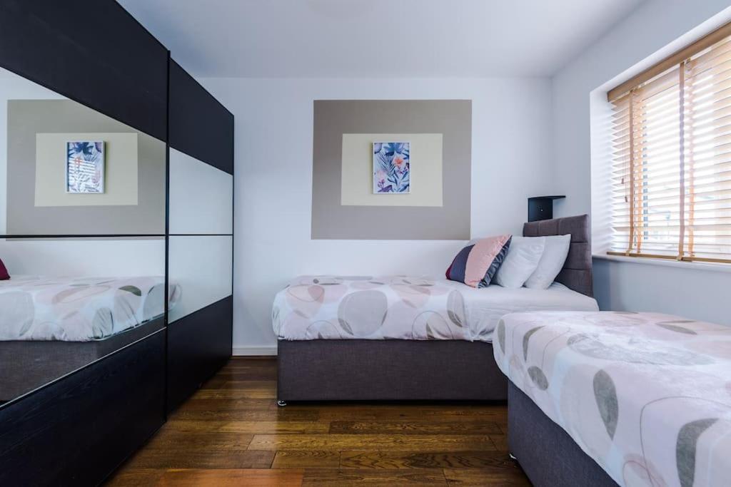 Modern Townhouse Near Coop Live Etihad Villa Manchester Exterior photo